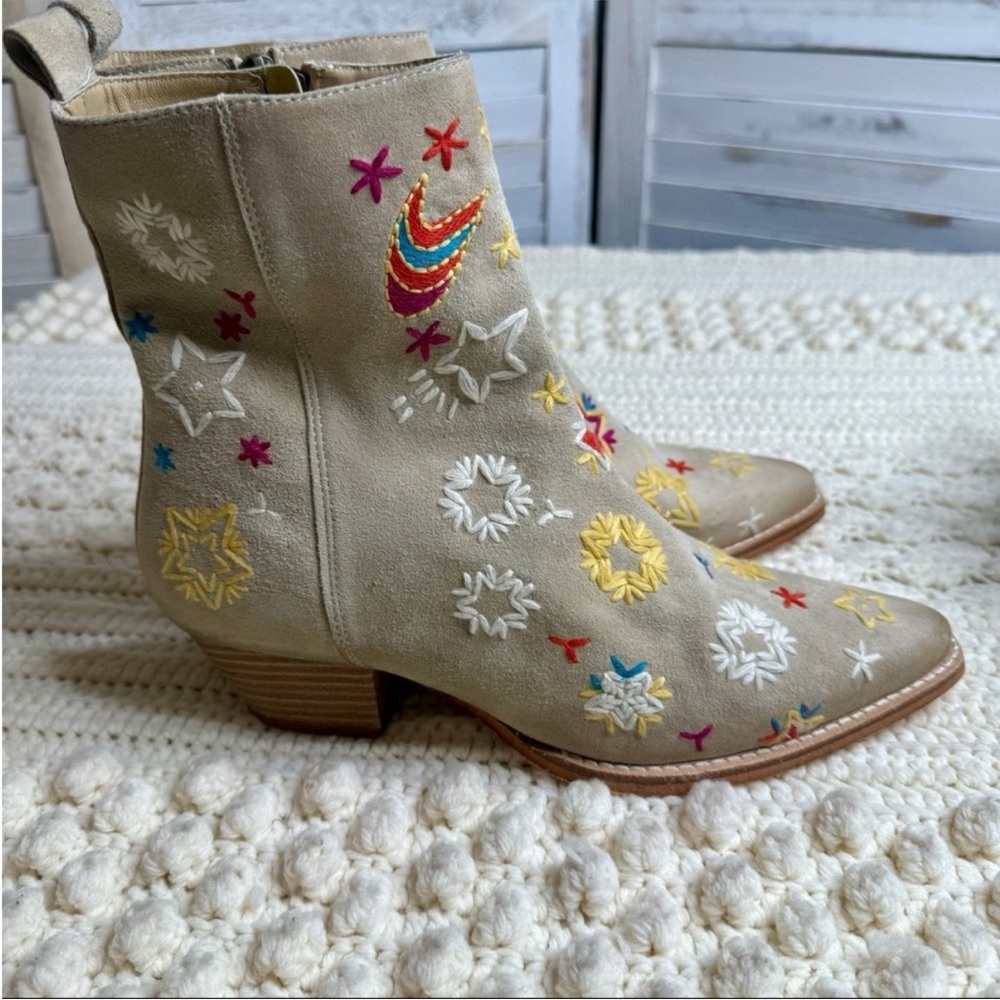 Free People Bowers Embroidered Western Style Cowboy Ankle Boots EUR 39 NWOB 9.5 - Picture 7 of 12